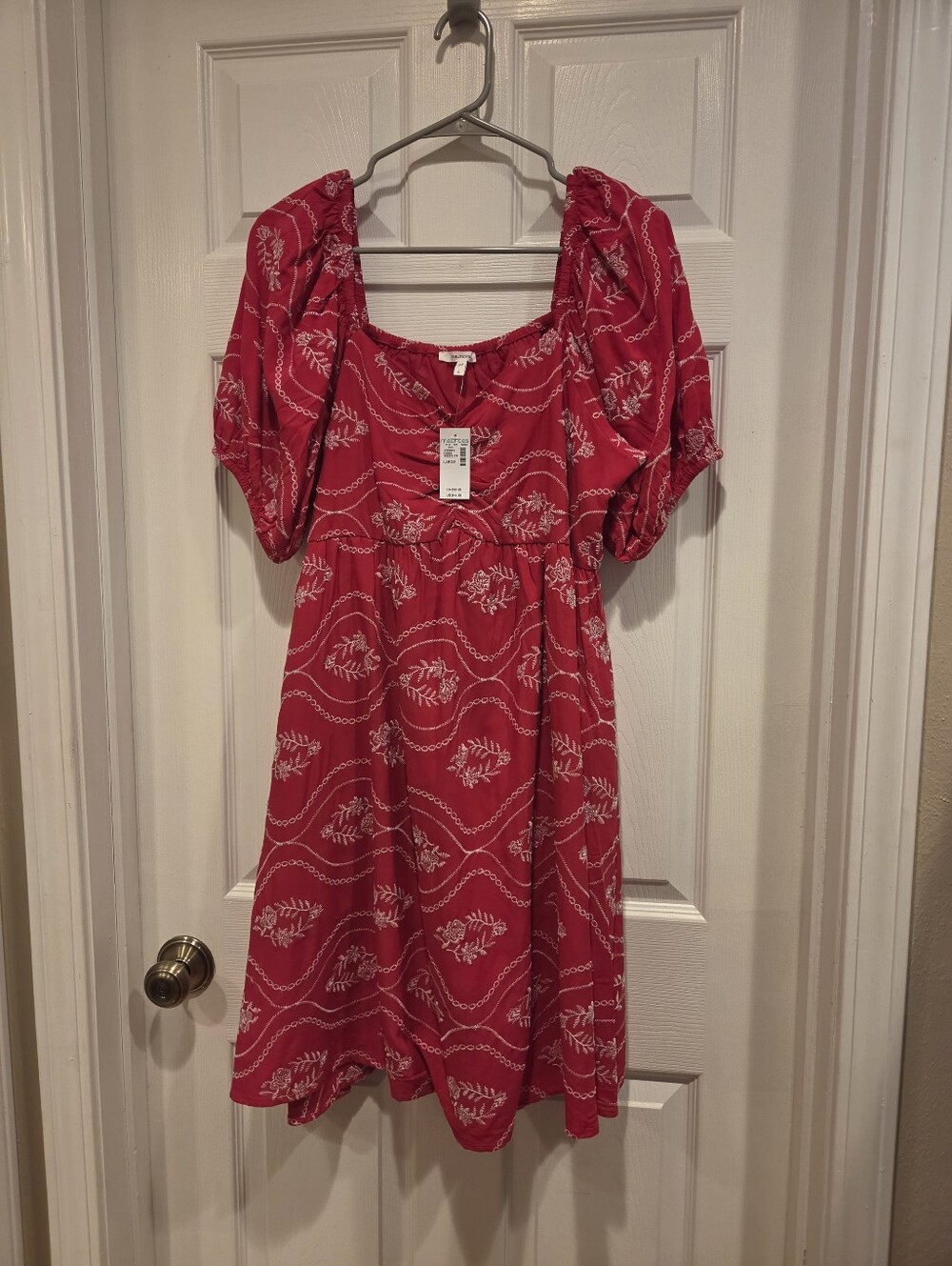NWT Red Floral Print Puff-Sleeve Dress